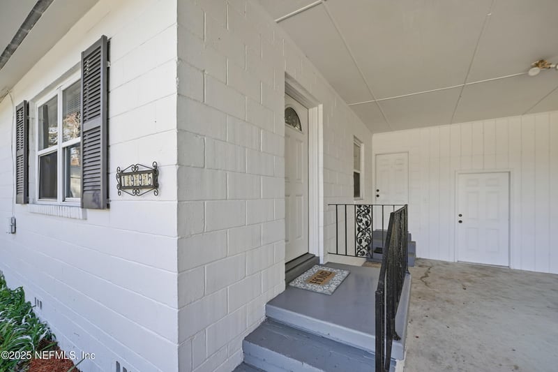 1995 Burkholder Cir, Jacksonville, FL 32216