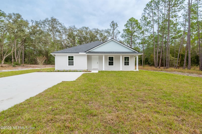 106 Columbia Ave, Florahome, FL 32140