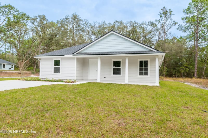 106 Columbia Ave, Florahome, FL 32140