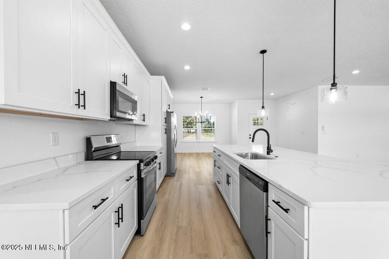 10993 Runway Cir, Glen St Mary, FL 32040