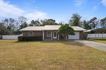 105 Crestwood Dr, Interlachen, FL 32148