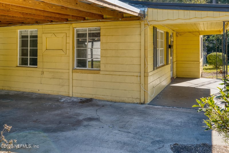 2561 Nicholas Cir, Jacksonville, FL 32207