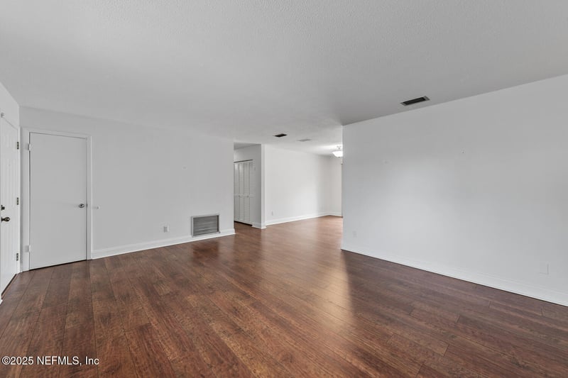 1144 Crown Dr, Jacksonville, FL 32221