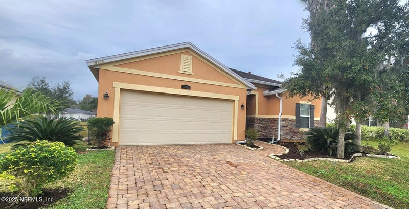 15762 Bainebridge Dr, Jacksonville, FL 32218