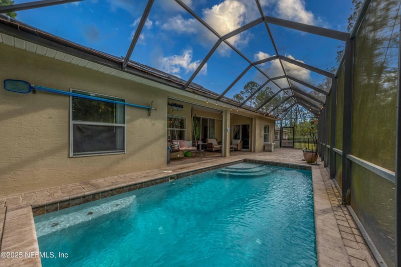 12 Whirlaway Dr, Palm Coast, FL 32164