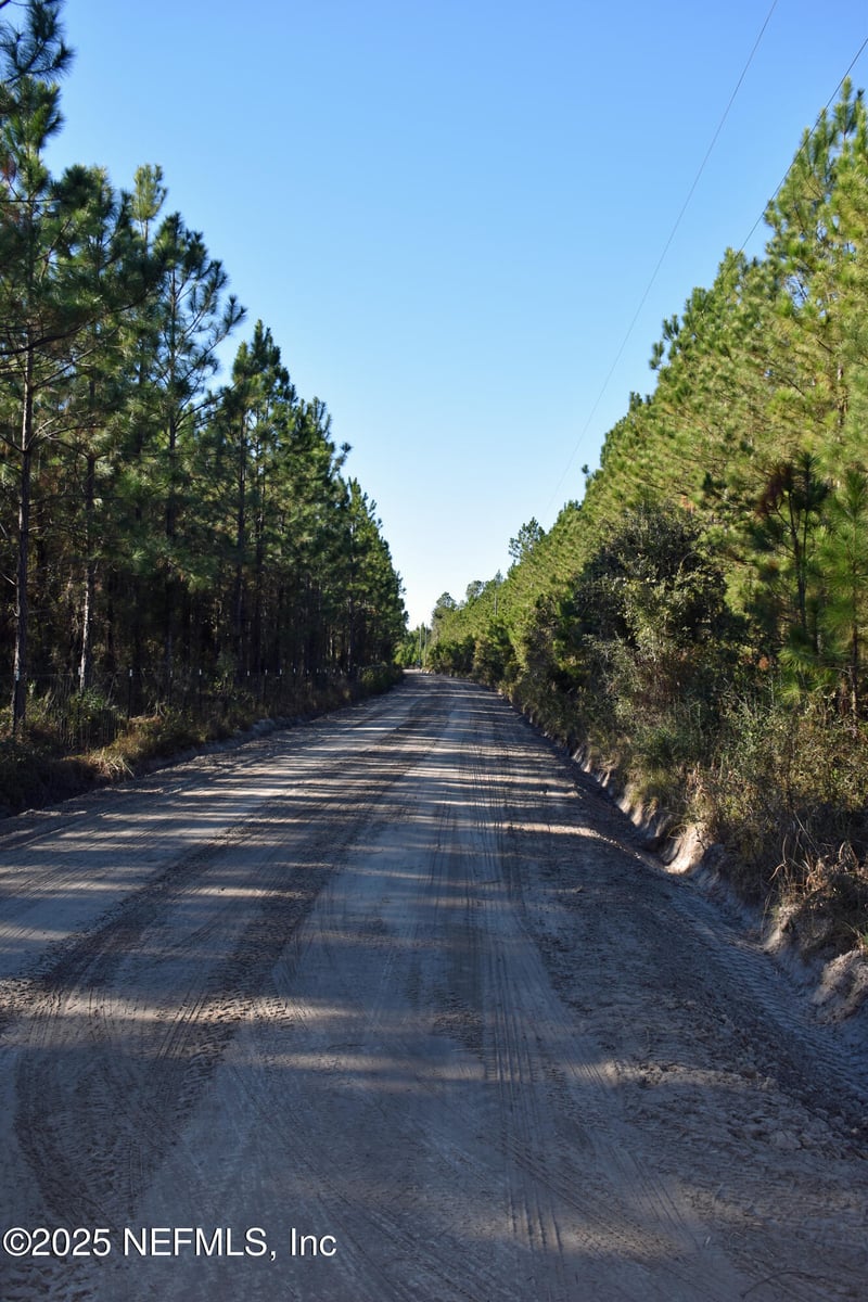 56695 Davis Rd, Callahan, FL 32011