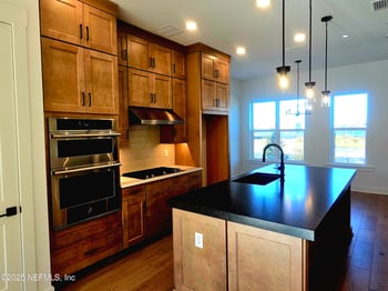 1928 Prudential Dr, Jacksonville, FL 32207