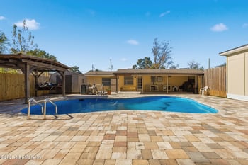 3227 Red Oak Dr, Jacksonville, FL 32277