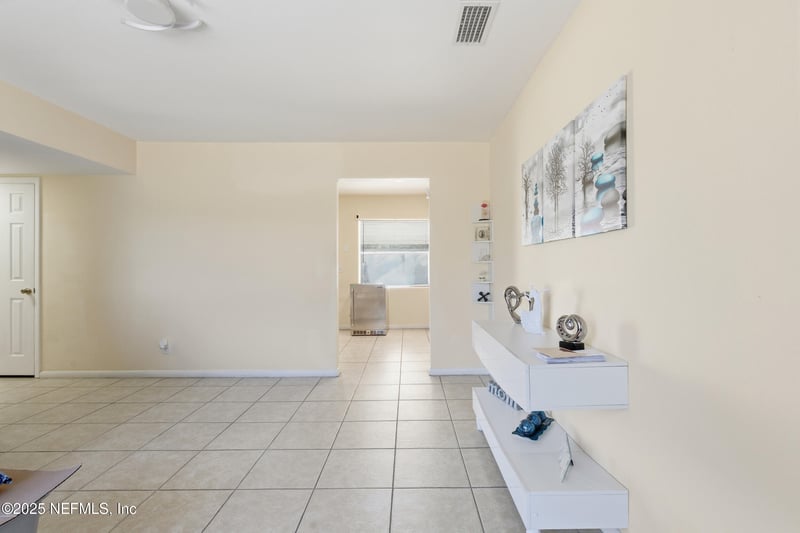 3227 Red Oak Dr, Jacksonville, FL 32277