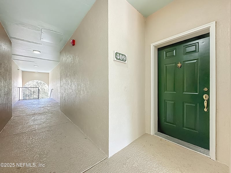 8601 Beach Blvd #409, Jacksonville, FL 32216