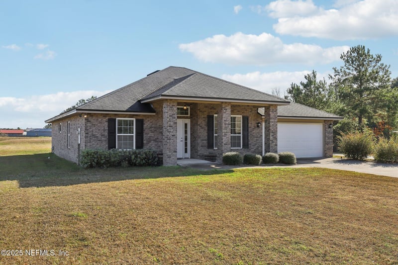 53072 Clear Lake Dr, Callahan, FL 32011