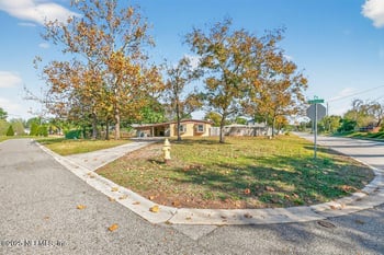 885 Bonita Rd, Atlantic Beach, FL 32233