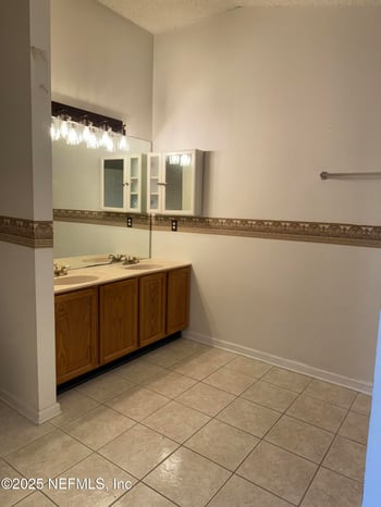 11501 Kings Ridge Ct, Jacksonville, FL 32218