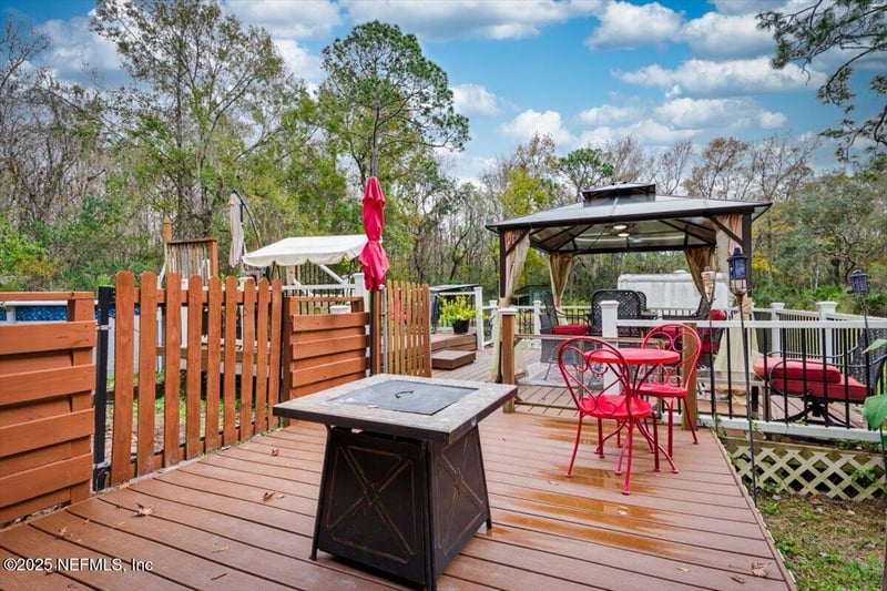 180 Pioneer Trl, Green Cove Springs, FL 32043