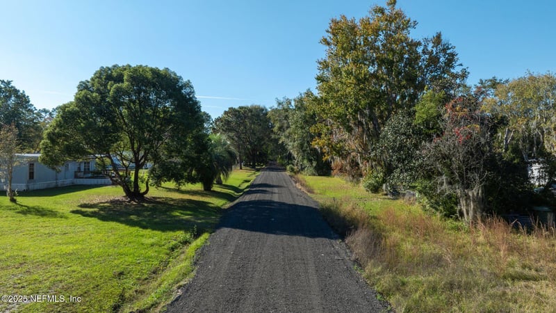 106 Lar Ln, Crescent City, FL 32112