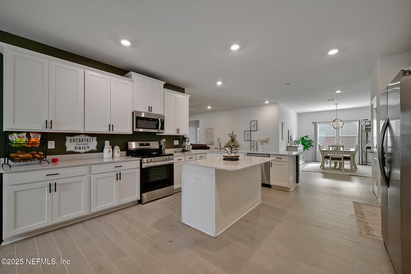 9728 Gaynor Cir, Jacksonville, FL 32219