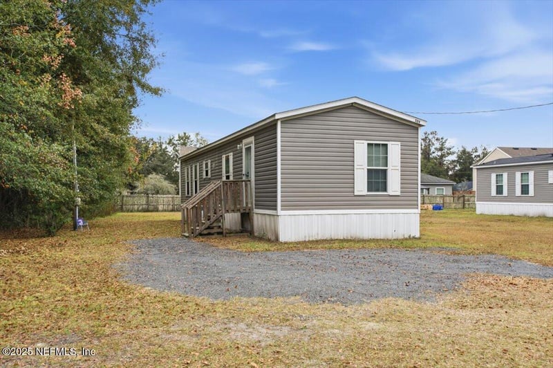 524 Railroad Ave, Macclenny, FL 32063