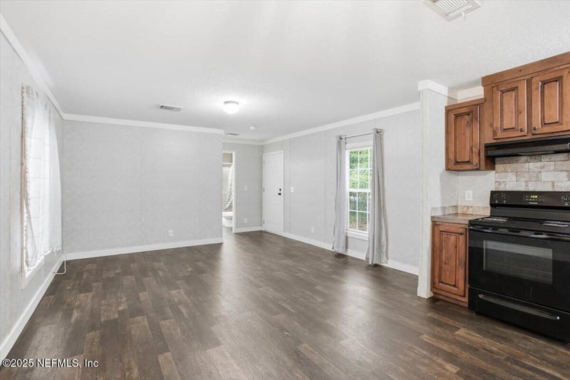 524 Railroad Ave, Macclenny, FL 32063