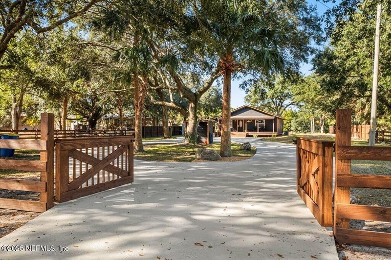 16214 Shark Rd, Jacksonville, FL 32226