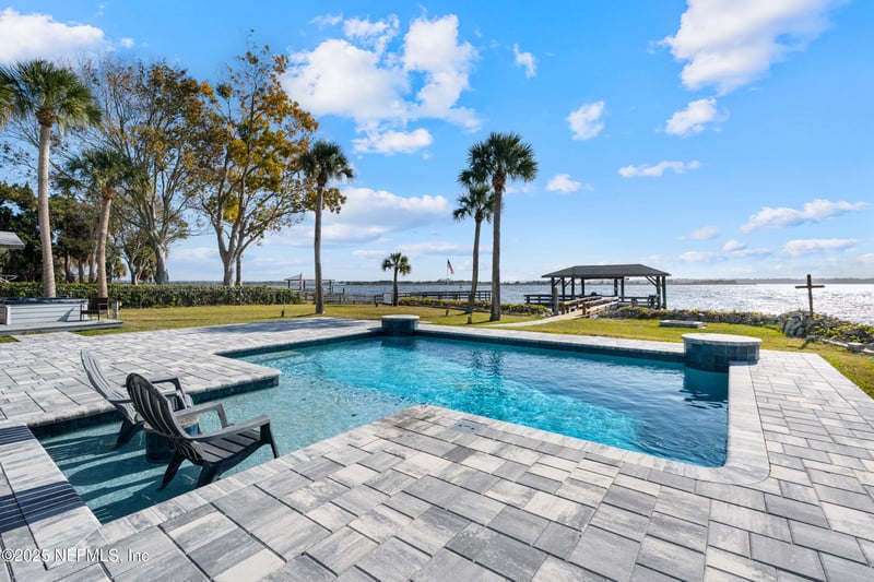 8978 Heckscher Dr, Jacksonville, FL 32226