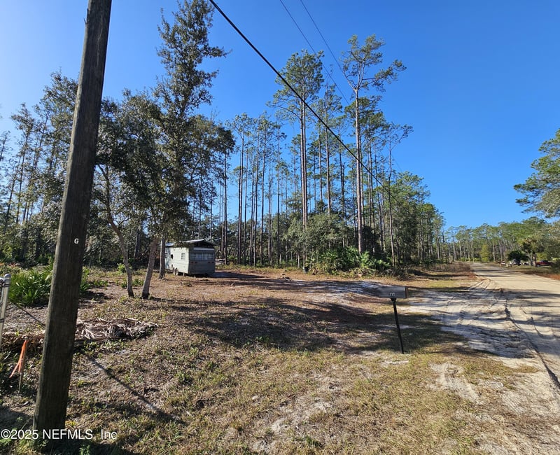 117 Glisson St, Interlachen, FL 32148