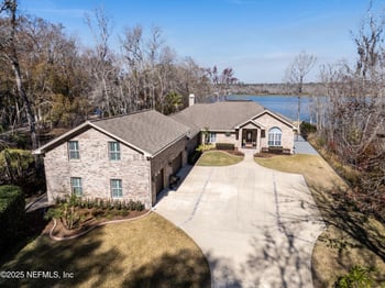 2111 Bishop Estates Rd, St Johns, FL 32259