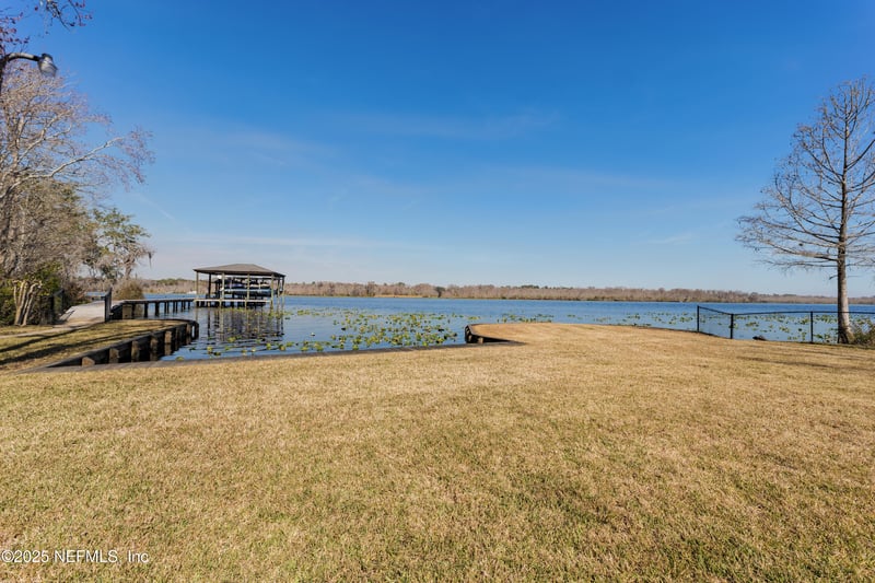 2111 Bishop Estates Rd, St Johns, FL 32259