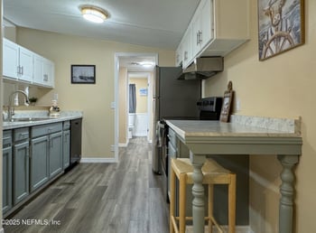 106 Ridgewood Ave, Interlachen, FL 32148