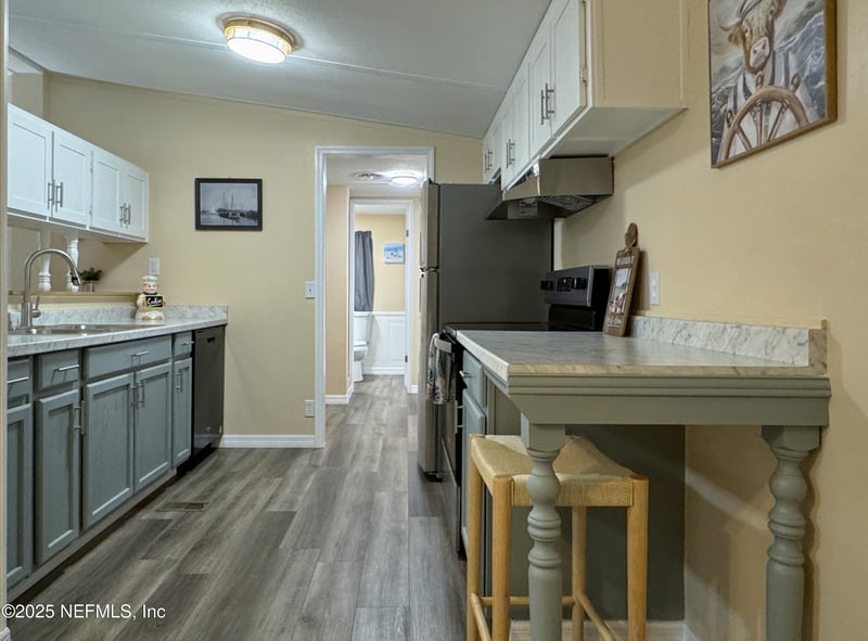 106 Ridgewood Ave, Interlachen, FL 32148