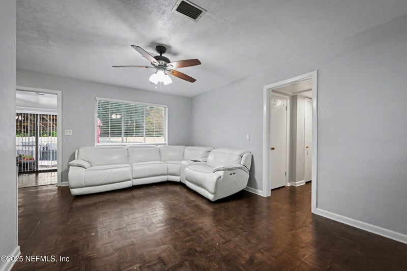 4233 Aldington Dr, Jacksonville, FL 32210