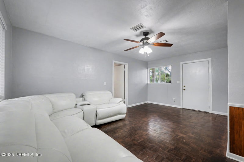 4233 Aldington Dr, Jacksonville, FL 32210