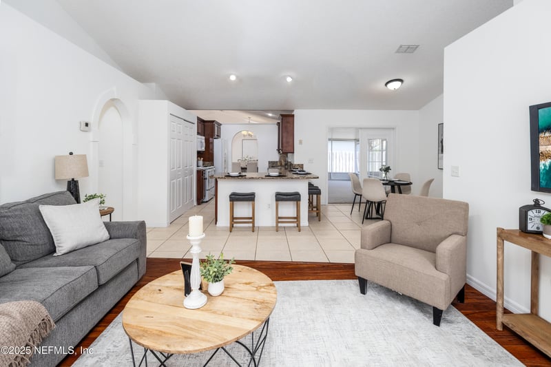 13025 Viburnum Dr, Jacksonville, FL 32246