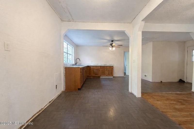 9751 Macarthur Ct, Jacksonville, FL 32246