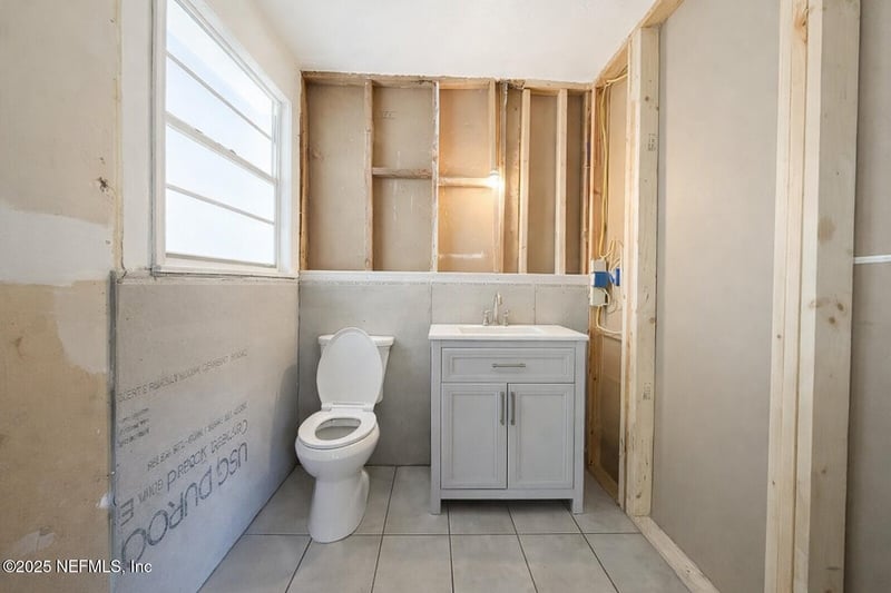 9751 Macarthur Ct, Jacksonville, FL 32246