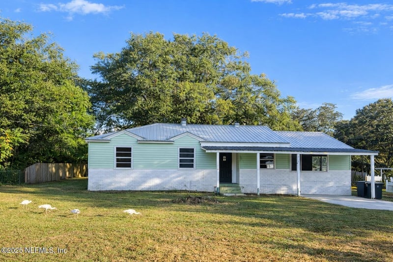 9751 Macarthur Ct, Jacksonville, FL 32246