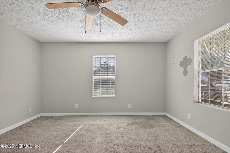 1131 Pangola Dr, Jacksonville, FL 32205