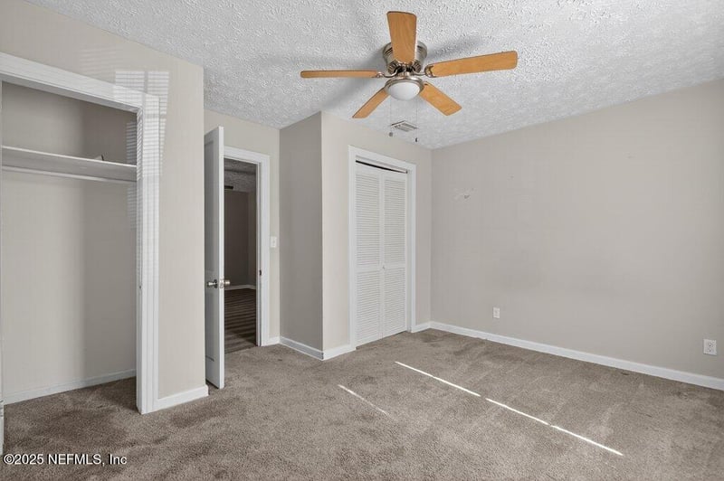 1131 Pangola Dr, Jacksonville, FL 32205