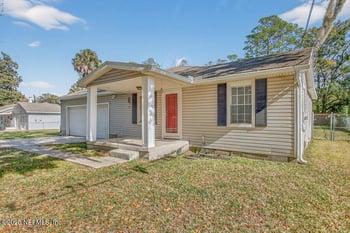 1131 Pangola Dr, Jacksonville, FL 32205