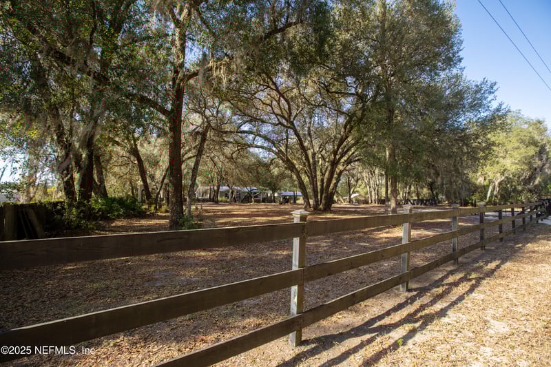 8076 Blazing Star Rd, Melrose, FL 32666