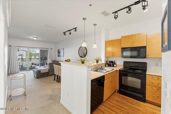 8290 Gate Pw #123, Jacksonville, FL 32216