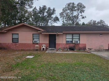 111 Elm Ave, Palatka, FL 32177