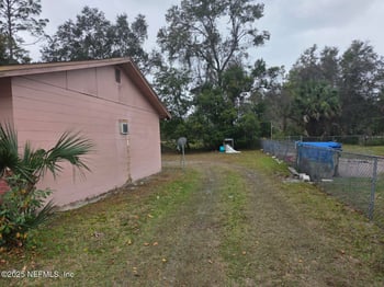111 Elm Ave, Palatka, FL 32177
