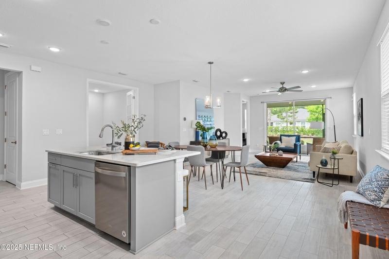 130 Juniper Hills Dr, St Johns, FL 32259