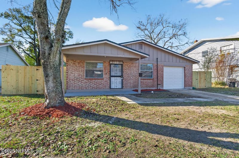 1932 College Cir, Jacksonville, FL 32209