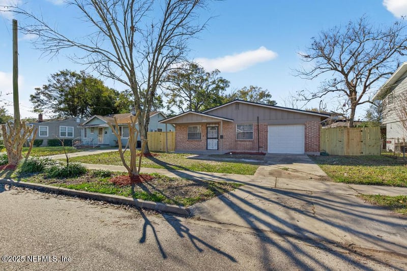 1932 College Cir, Jacksonville, FL 32209