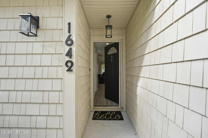 1642 Leeward Ln, Neptune Beach, FL 32266