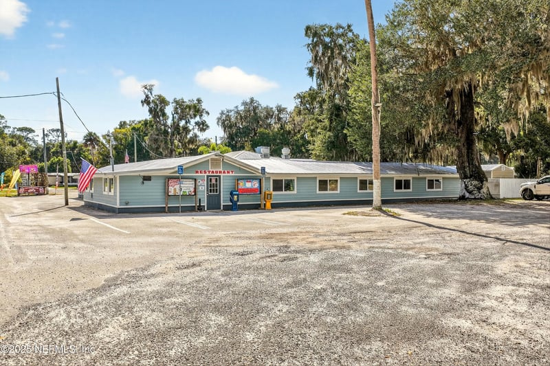 765 3rd Ave, Welaka, FL 32189