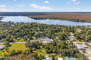 765 3rd Ave, Welaka, FL 32189