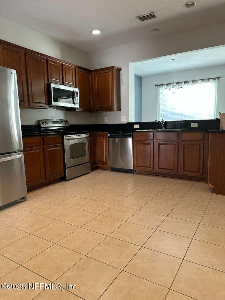 4240 Metron Dr, Jacksonville, FL 32216