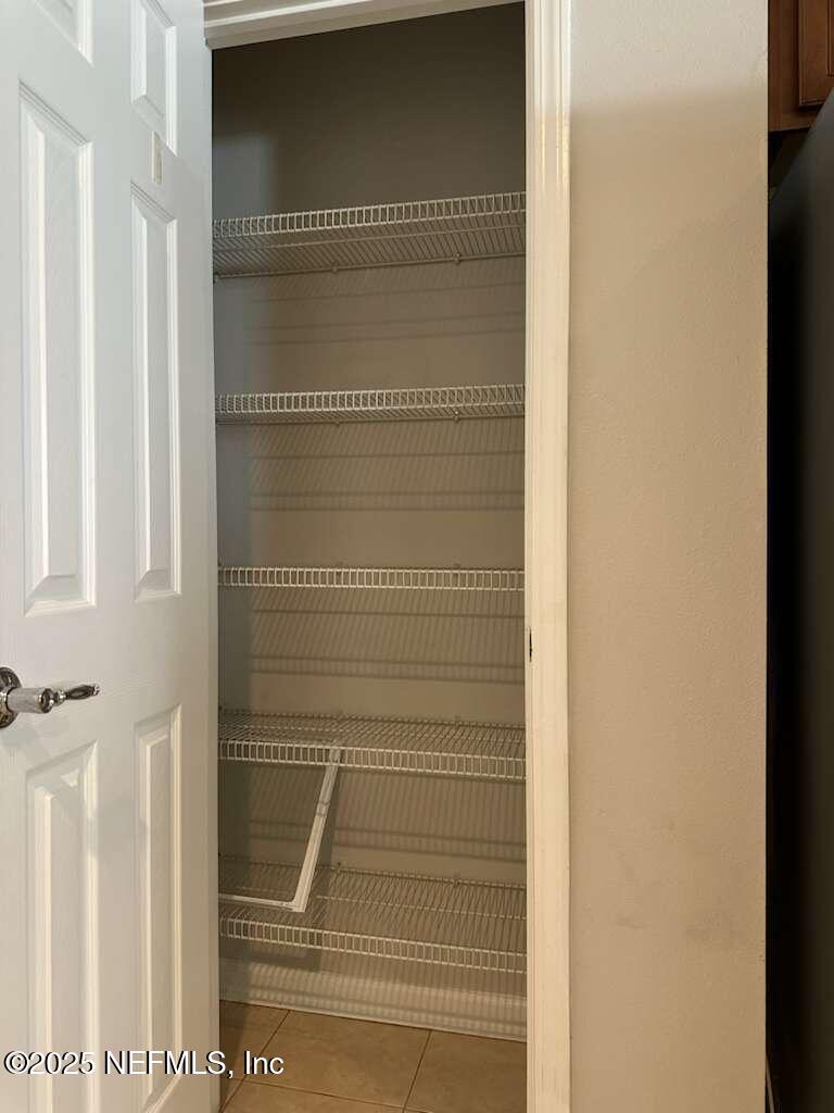 4240 Metron Dr, Jacksonville, FL 32216